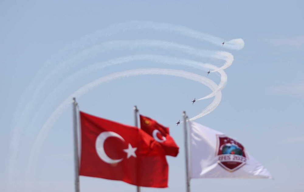 Efes-2022 Tatbikatı’nda Türk Yıldızları gösteri uçuşu yaptı