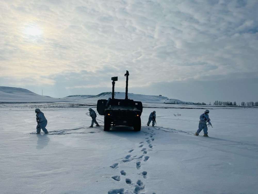 Ardahan'da askeri köpek timi eğitimi