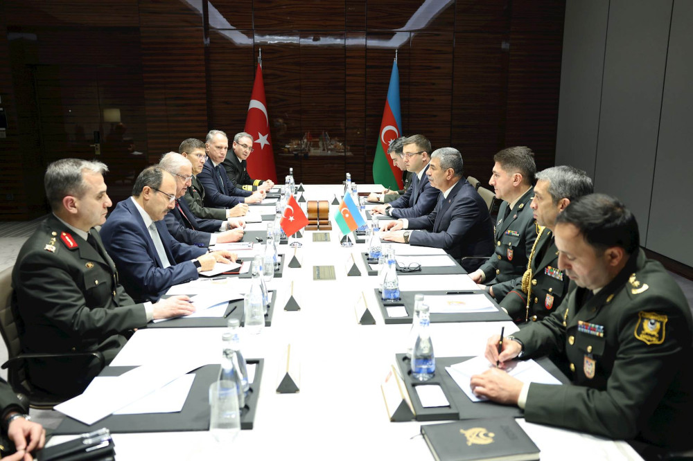 Bakan Güler, Bakü’de Azerbaycan ve Gürcistan Savunma Bakanları ile görüşmeler gerçekleştirdi