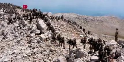 Komandalar Şehitler Anısına Davraz Dağı'na Tırmandı
